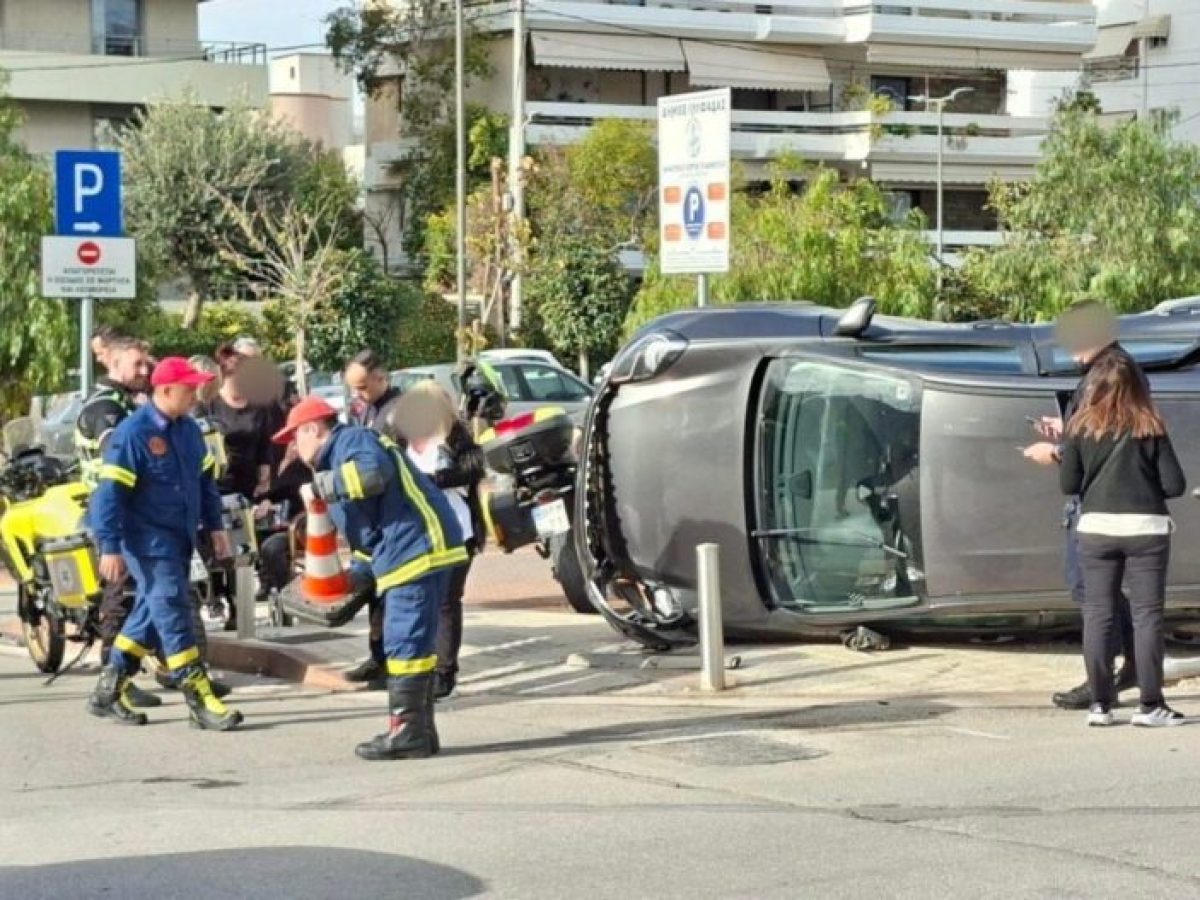 Τροχαίο στη Γλυφάδα: Τούμπαρε αυτοκίνητο