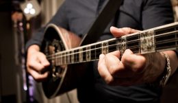 trogontas-ke-tragoudontas-stis-stis