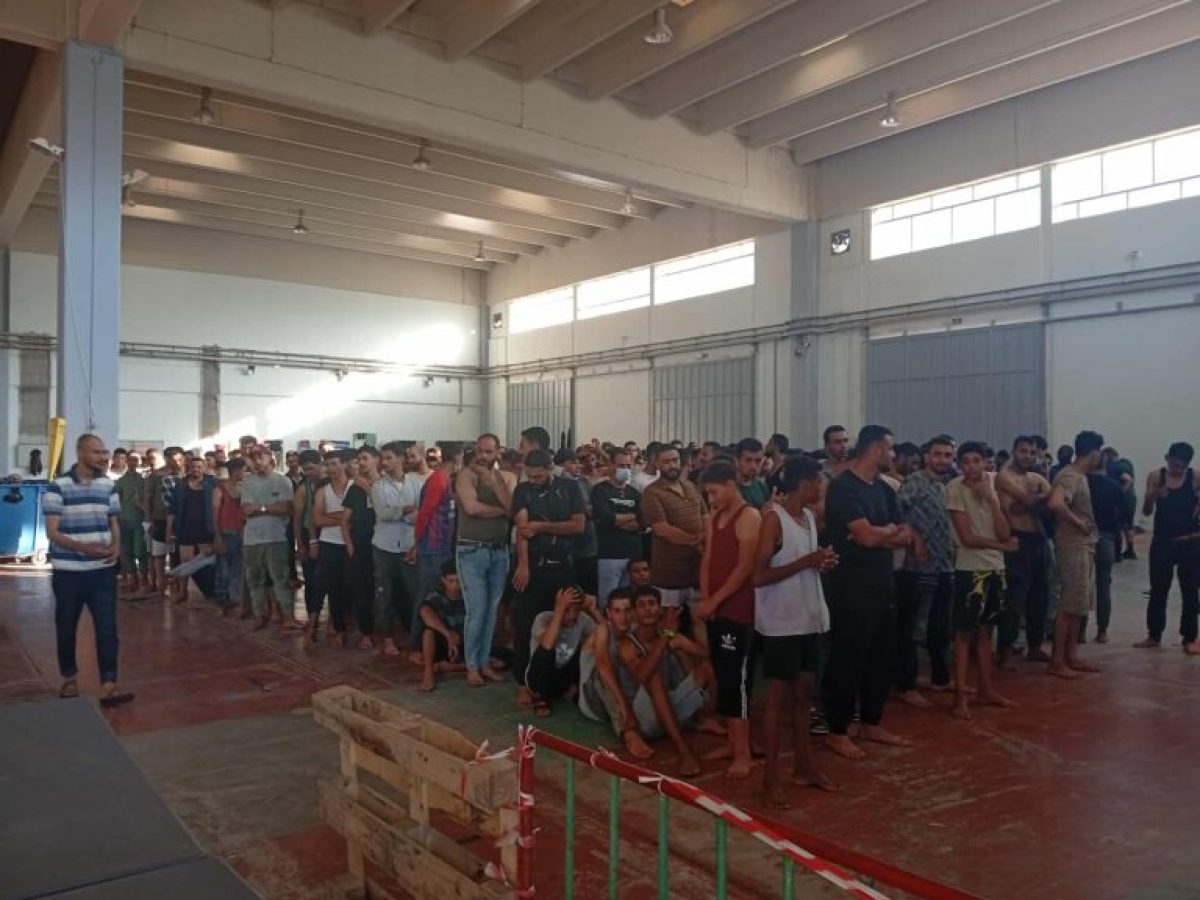 Τροπολογία Πλεύρη για δύο προσωρινές δομές μεταναστών στην Κρήτη – «Στόχος ένας μόνιμος χώρος, αν συνεχιστούν οι ροές»