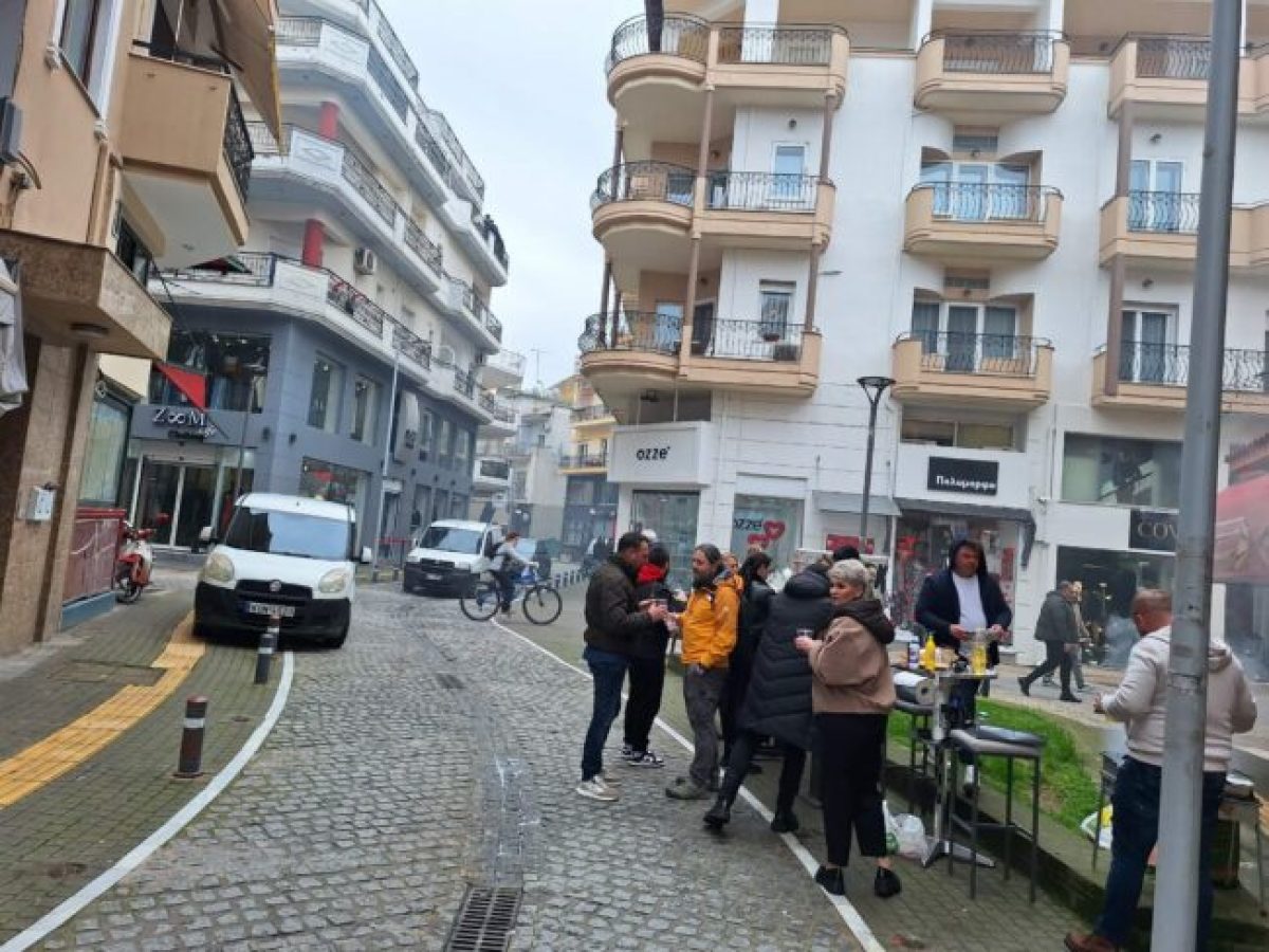 Τσικνοπέμπτη στην Κομοτηνή με σουβλάκια, μουσική και χορό !