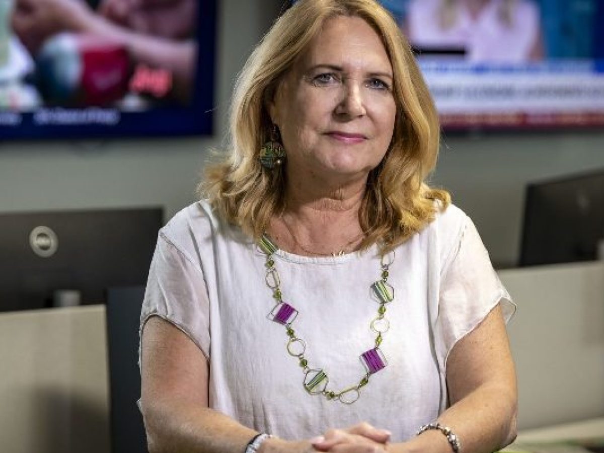 Τζούλι Μπράουν: Η ρεπόρτερ που γκρέμισε τον Επστάιν