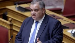 v.spanakis-pano-apo-40-ekatommiria