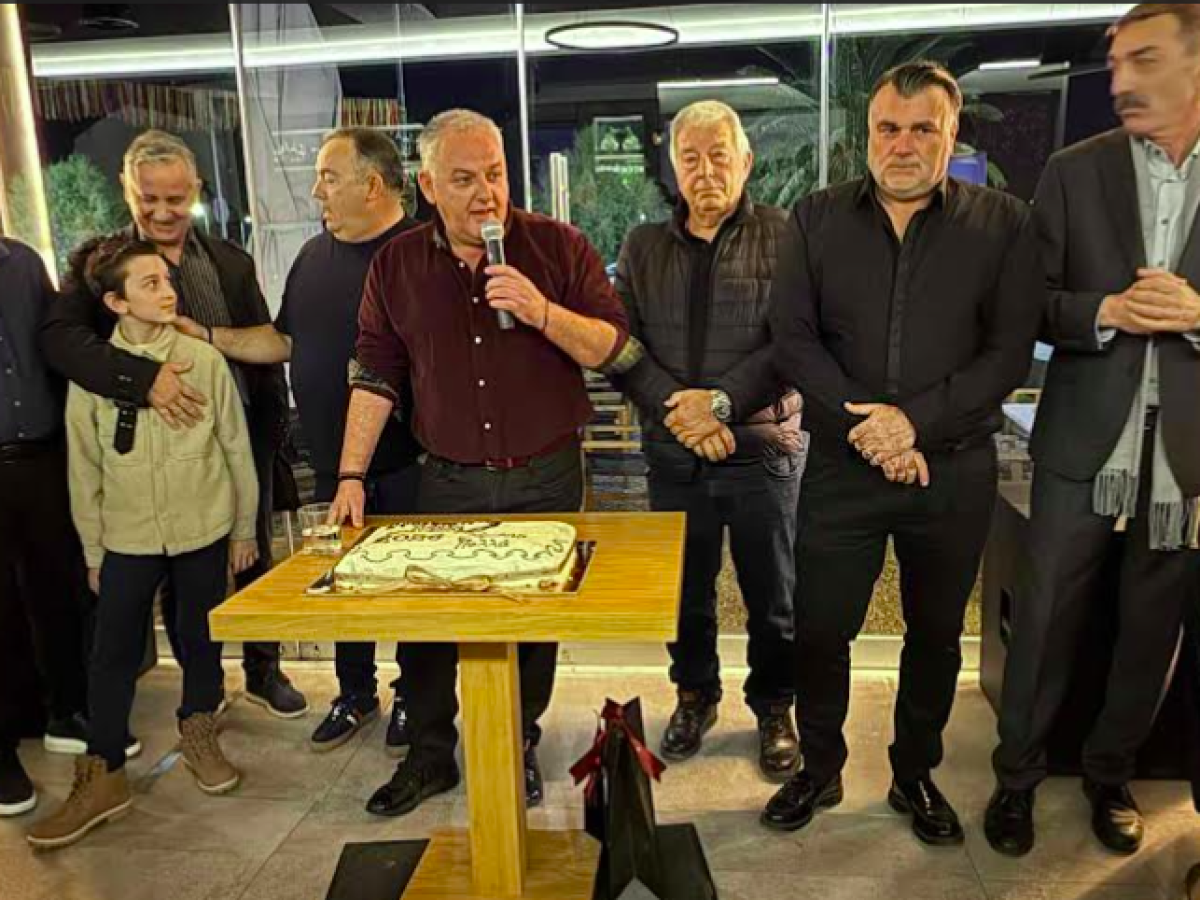 ΒΕΛΟ-ΒΟΧΑ: …Δεν έπεφτε καρφίτσα στην κοπή της πίτας του συνδυασμού του Παπακυριάκου!!! – Πολίτες, φίλοι, υποστηρικτές αλλά και πρώην ΑΝΤΙΠΑΛΟΙ έδωσαν το παρόν! -Η ΕΠΙΣΗΜΗ ανακοίνωση του π. δημάρχου… (φωτο)