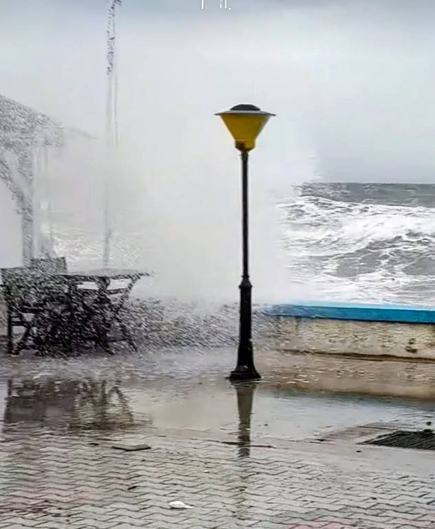 video-&ndash;-i-thalassa-katapie