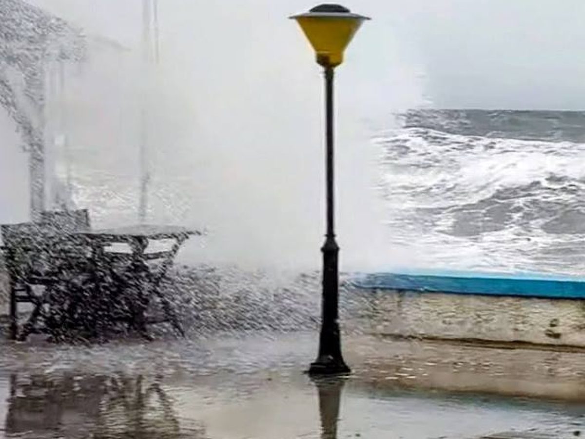(video) – Η θάλασσα «κατάπιε» την ακτή στο Φανάρι – Οι νοτιάδες σάρωσαν τα πάντα