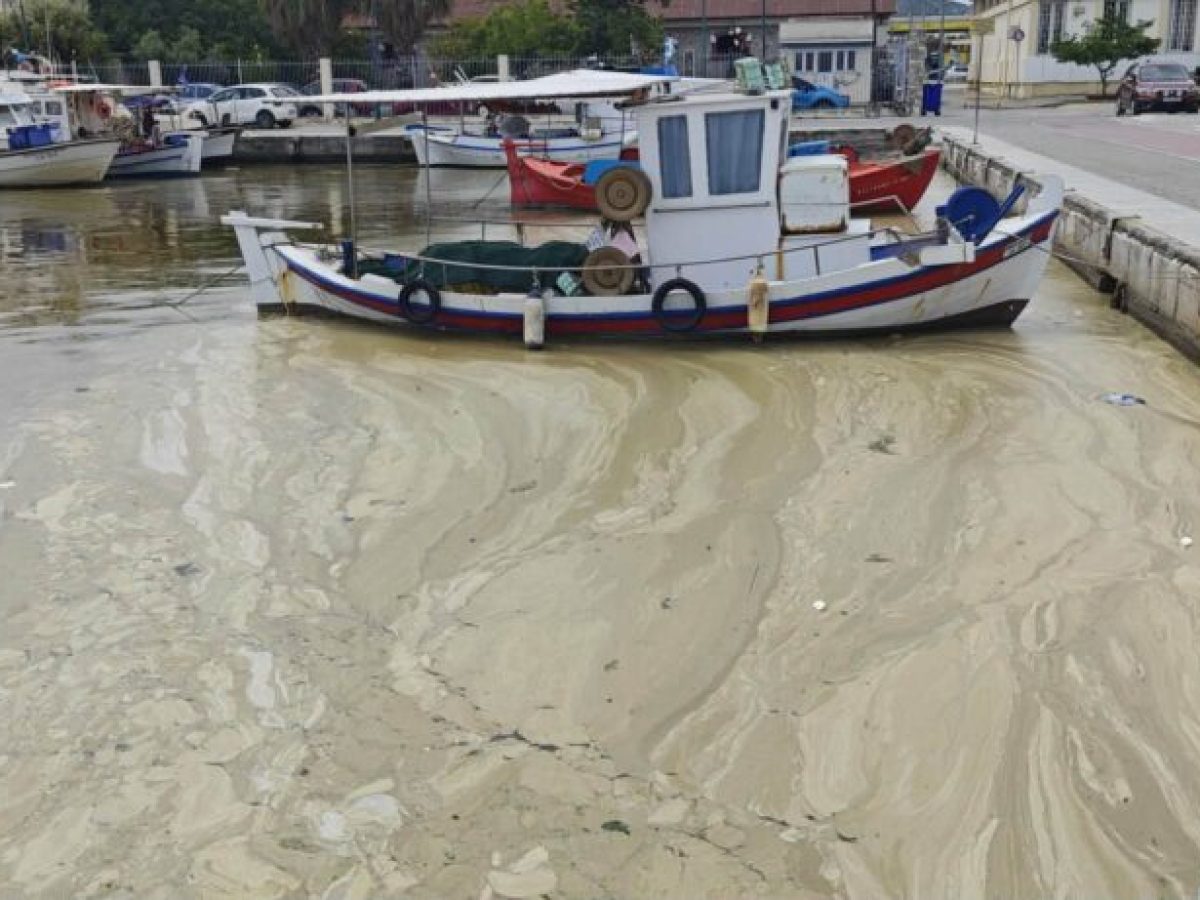 Βόλος: Το πόρισμα των Επιθεωρητών διαπιστώνει εκτροπές λυμάτων στον Παγασητικό και ελλείψεις ελέγχων στη λειτουργία της ΕΕΛ Βόλου