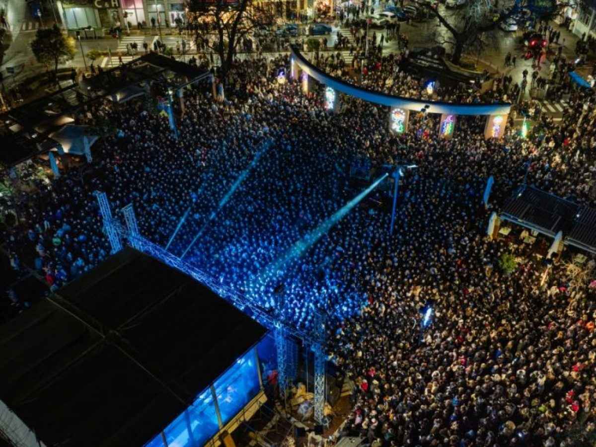 “Βούλιαξε” η Ξάνθη στη συναυλία της Κατερίνας Λιόλιου