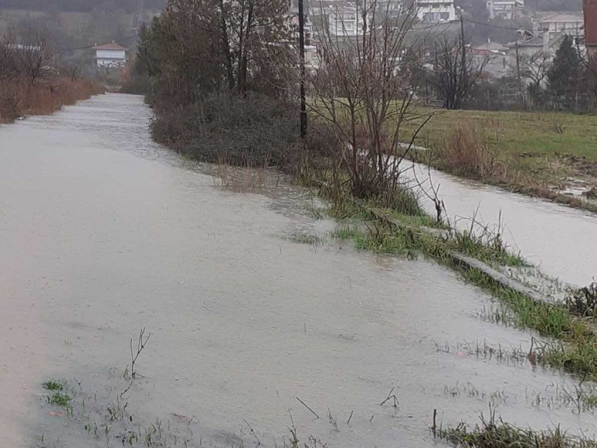 Ξαναπλημμύρισε ο οικισμός Τρίκκη στα Τρίκαλα – Στο ίδιο έργο θεατές