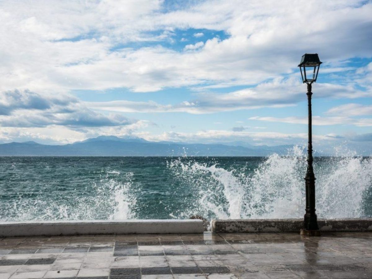 Ξεπέρασαν τα 120 km/h οι ριπές του ανέμου στην Κρήτη σήμερα