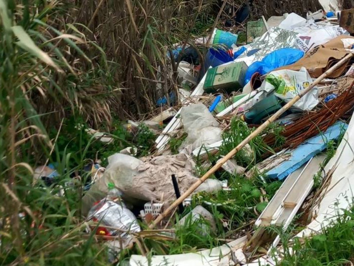 Ζάκυνθος | Τραγική η εικόνα με τις ανεξέλεγκτες χωματερές στο Καλαμάκι – Η ανάρτηση του προέδρου (φώτο)