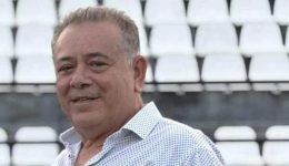 Άngelos-kallinikidis-kaloume-ton-kosmo-1