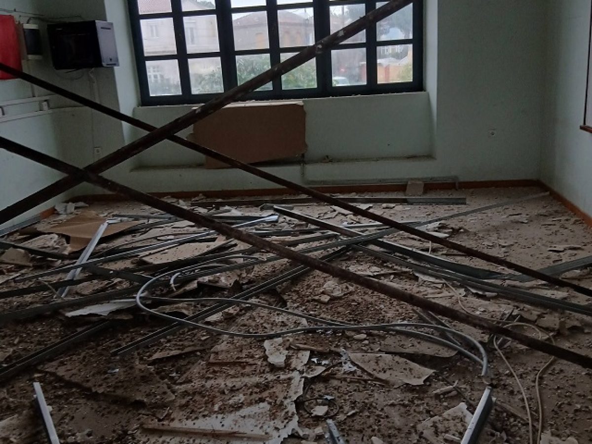 Άρχισαν οι επισκευές στο Δημοτικό Σχολείο Καλλονής.ΦΩΤΟ