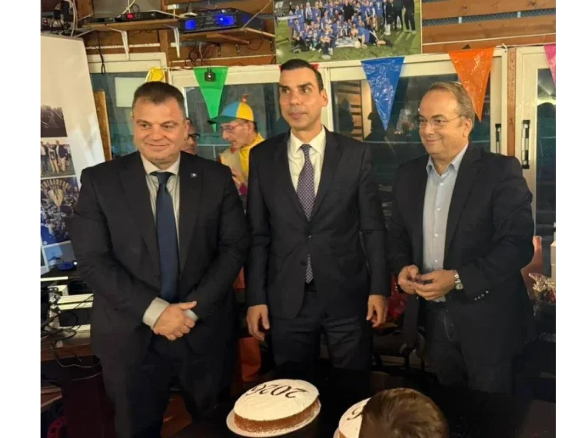 Α.Ο. Δρομέας Βάρης: Κοπή πίτας και αποκριάτικο πάρτυ