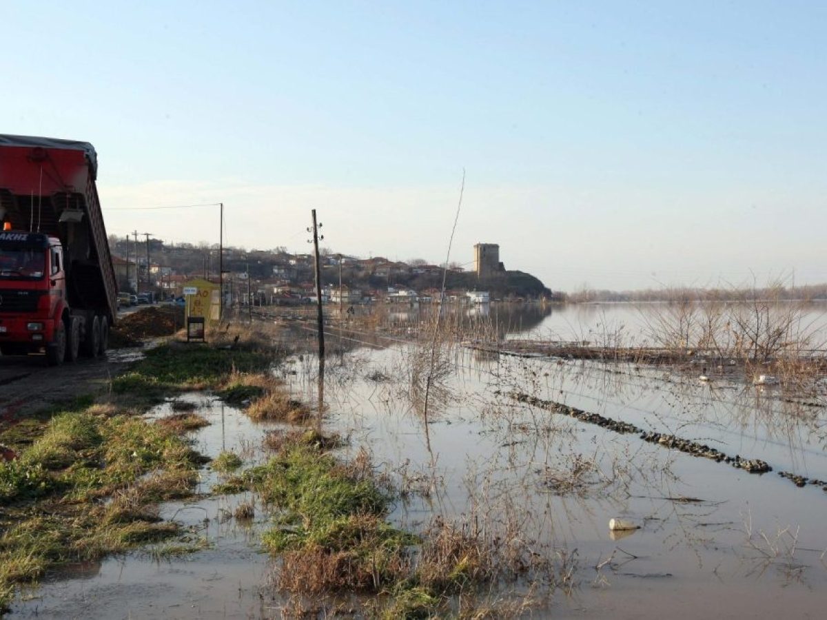 Αγωνία για πλημμύρες στον Έβρο – Στο όριο συναγερμού έχει φτάσει η στάθμη του νερού