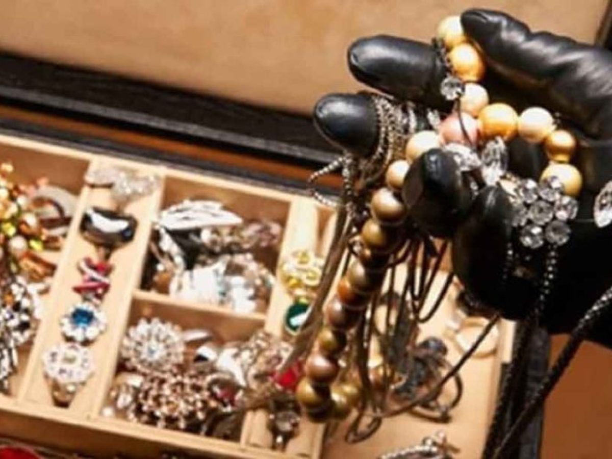 Αγρίνιο – Αιτωλικό: Δύο Έλληνες και ένας Αφγανός είχαν κλέψει κοσμήματα χιλιάδων ευρώ από σπίτια