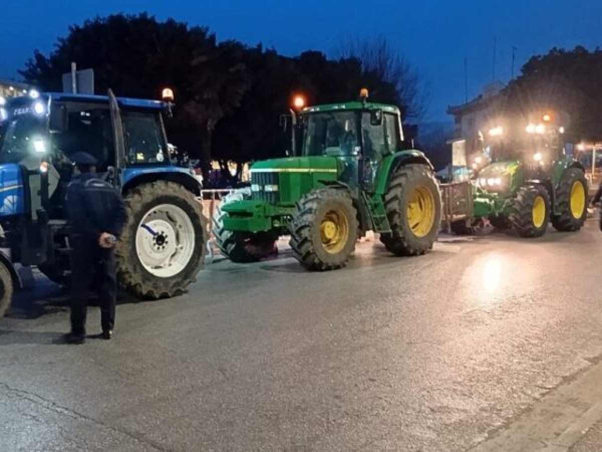 Αγρότες: Κινητοποίηση με τρακτέρ στο κέντρο της πόλης