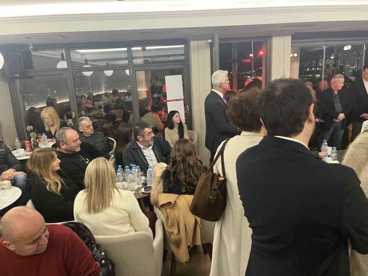 Αμφιλοχία: Έκοψε την πίτα της η παράταξη «Νέα Δυτική Ελλάδα» του Σπύρου Σκιαδαρέση (φωτο)