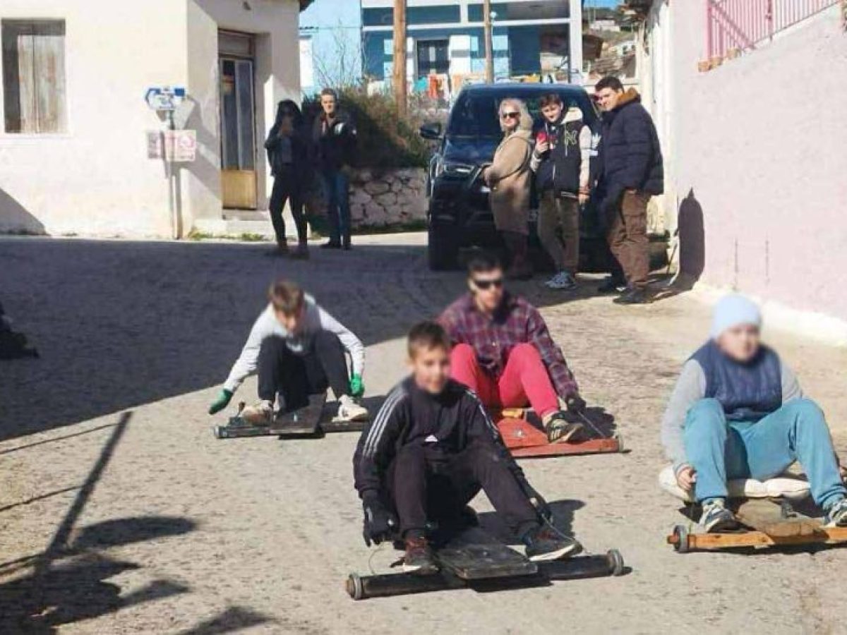 Αναβίωσε το έθιμο με τα πατίνια στις Λίμνες Αργολίδας