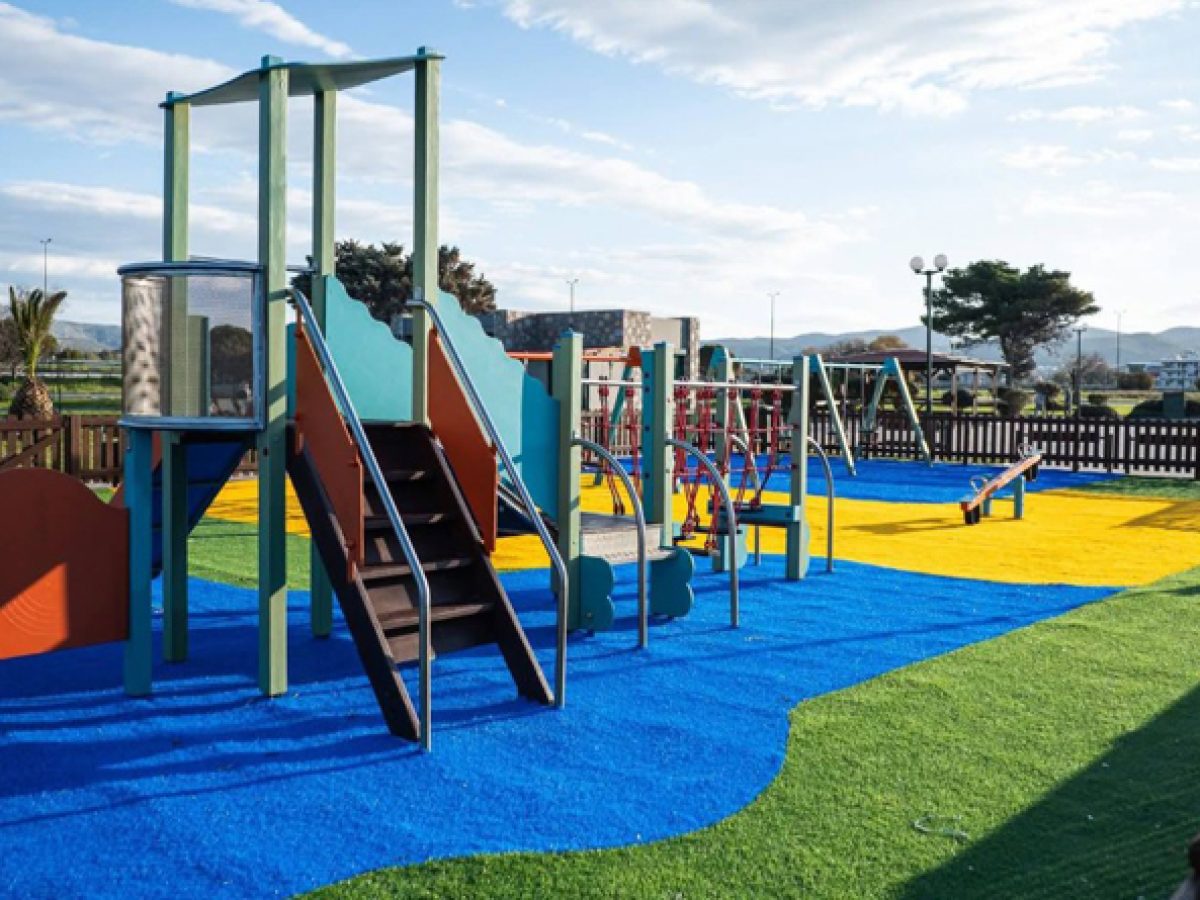 Ανάβυσσος: Ολοκληρώθηκε η παιδική χαρά στις Αλυκές