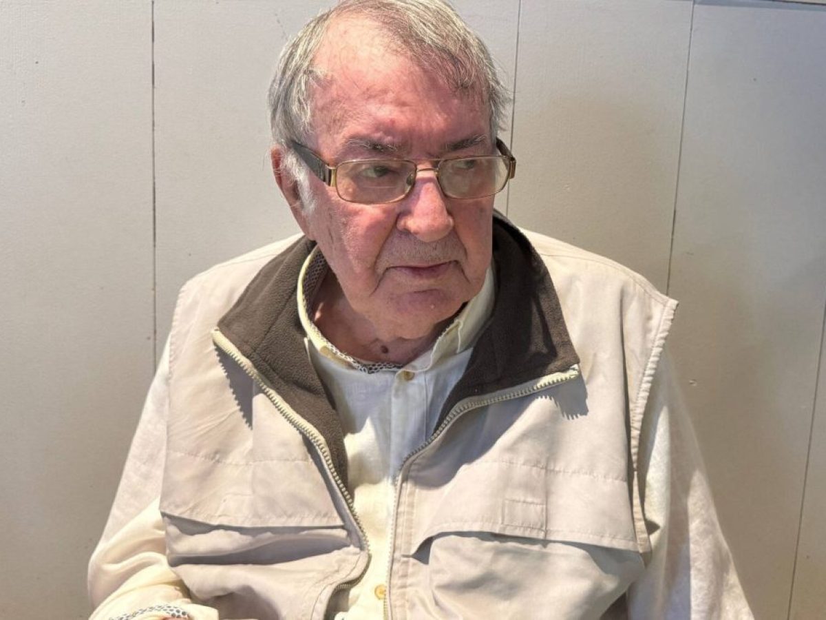 Αγγελία, εν ζωή συμπαροίκου,  στην σελίδα με τις κηδείες προκαλεί σάλο στην παροικία