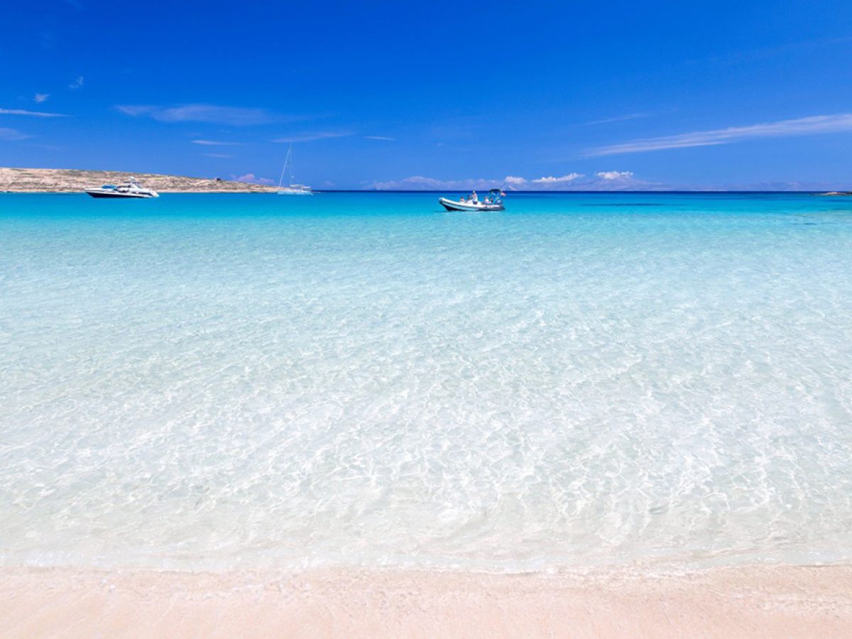 Αντιδράσεις στο Κουφονήσι για καντίνες και ομπρελοξαπλώστρες σε παραλίες Natura – Παρέμβαση Δήμου