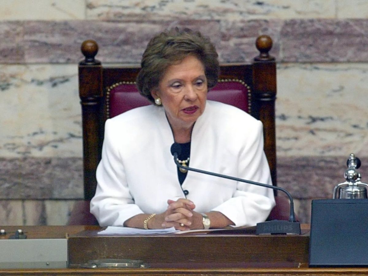 Απεβίωσε η Άννα Ψαρούδα – Μπενάκη