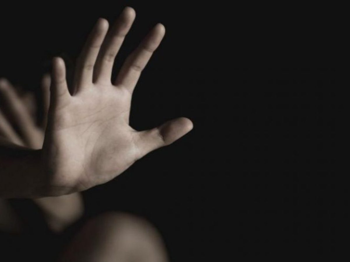 Απίστευτη ιστορία βίας στα μέρη μας – 42χρονος ξυλοκόπησε την σύντροφό του επειδή τον ξύπνησε