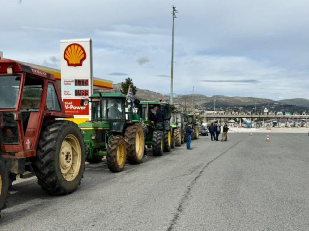 Από απολύμανση περνούν τα τρακτέρ στις πύλες της Αθήνας