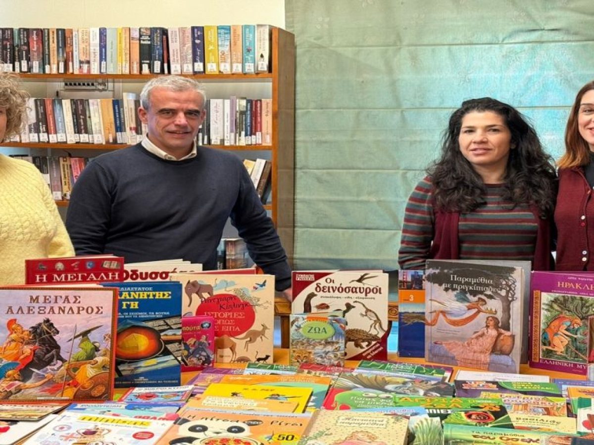 Από τη Μυτιλήνη στον Άγιο Ευστράτιο: Ένα ταξίδι προσφοράς με οδηγό το βιβλίο