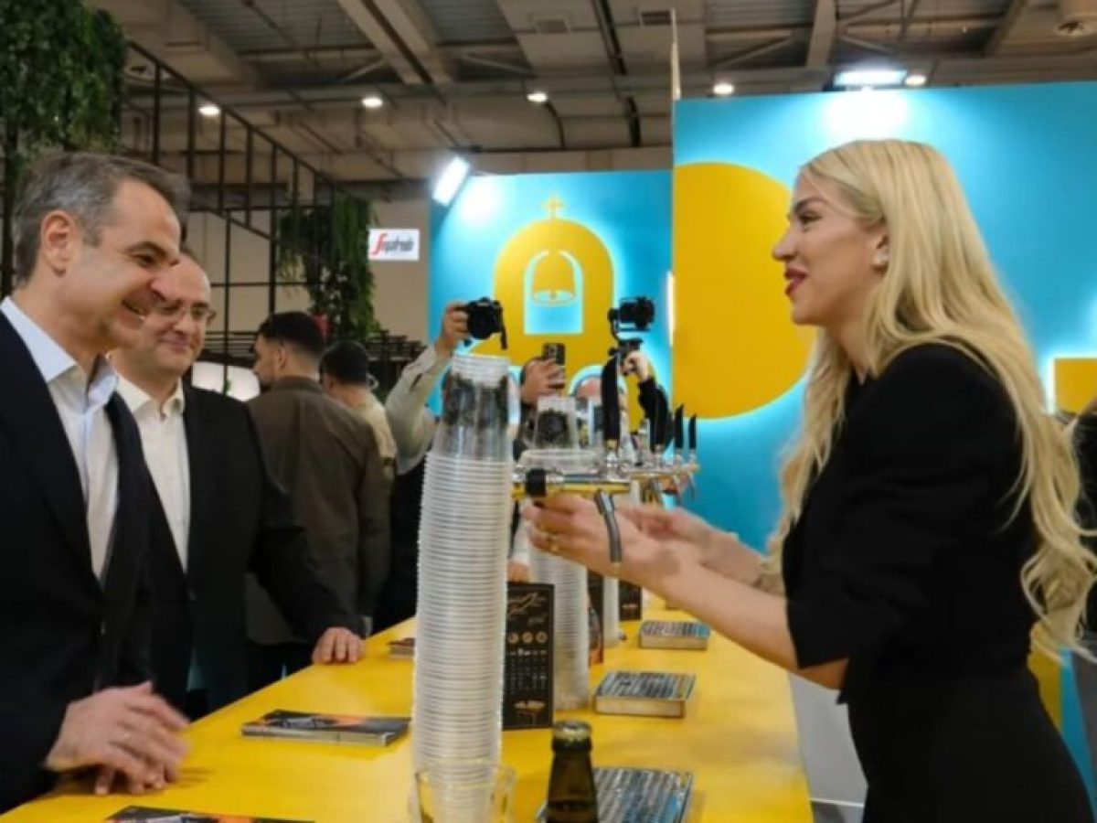 Από την επίσκεψη του Έλληνα Πρωθυπουργού στα περίπτερα της HORECA 2026