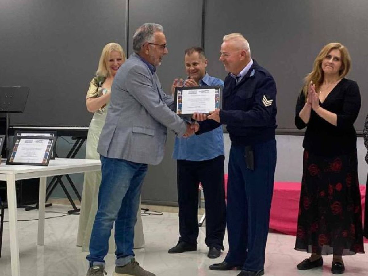 Από το τιμόνι στη σκηνή: ο Τρικαλινός Τέλης Κερασοβίτης οδηγεί την τέχνη σε δρόμους ευαισθητοποίησης