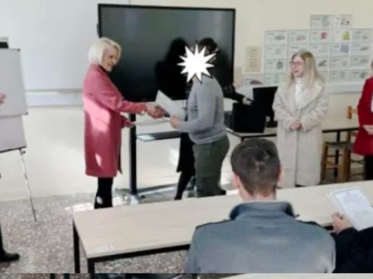 Απολυτήρια Δημοτικού Σχολείου σε 3 κρατούμενους στο Αγροτικό Σωφρονιστικό Κατάστημα Τίρυνθας