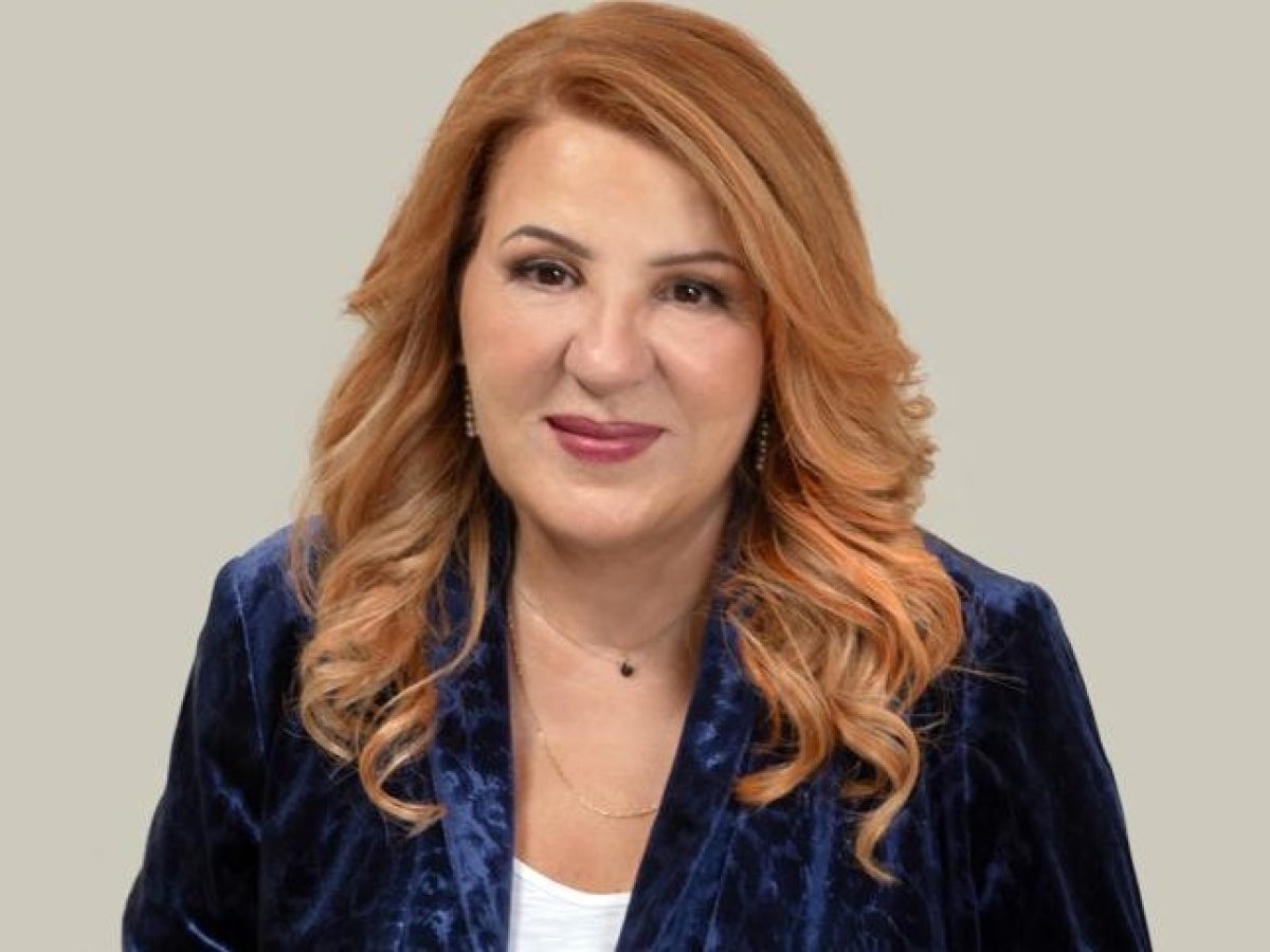 Ά&nu;&nu;&alpha; &Gamma;&alpha;&lambda;&alpha;&nu;&omicron;ύ: Έ&nu;&alpha; &beta;&iota;&beta;&lambda;ί&omicron; &mu;&pi;&omicron;&rho;&epsilon;ί &nu;&alpha; &alpha;&lambda;&lambda;ά&xi;&epsilon;&iota; &tau;&omicron;&nu; &tau;&rho;ό&pi;&omicron; &pi;&omicron;&upsilon; έ&nu;&alpha;&sigmaf; ά&nu;&theta;&rho;&omega;&pi;&omicron;&sigmaf; &beta;&lambda;έ&pi;&epsilon;&iota; &tau;&omicron;&nu; &kappa;ό&sigma;&mu;&omicron;-&Sigma;&upsilon;&nu;έ&nu;&tau;&epsilon;&upsilon;&xi;&eta; &sigma;&tau;&eta;&nu; &Epsilon;&iota;&rho;ή&nu;&eta; &Nu;&tau;ά&lambda;&alpha;