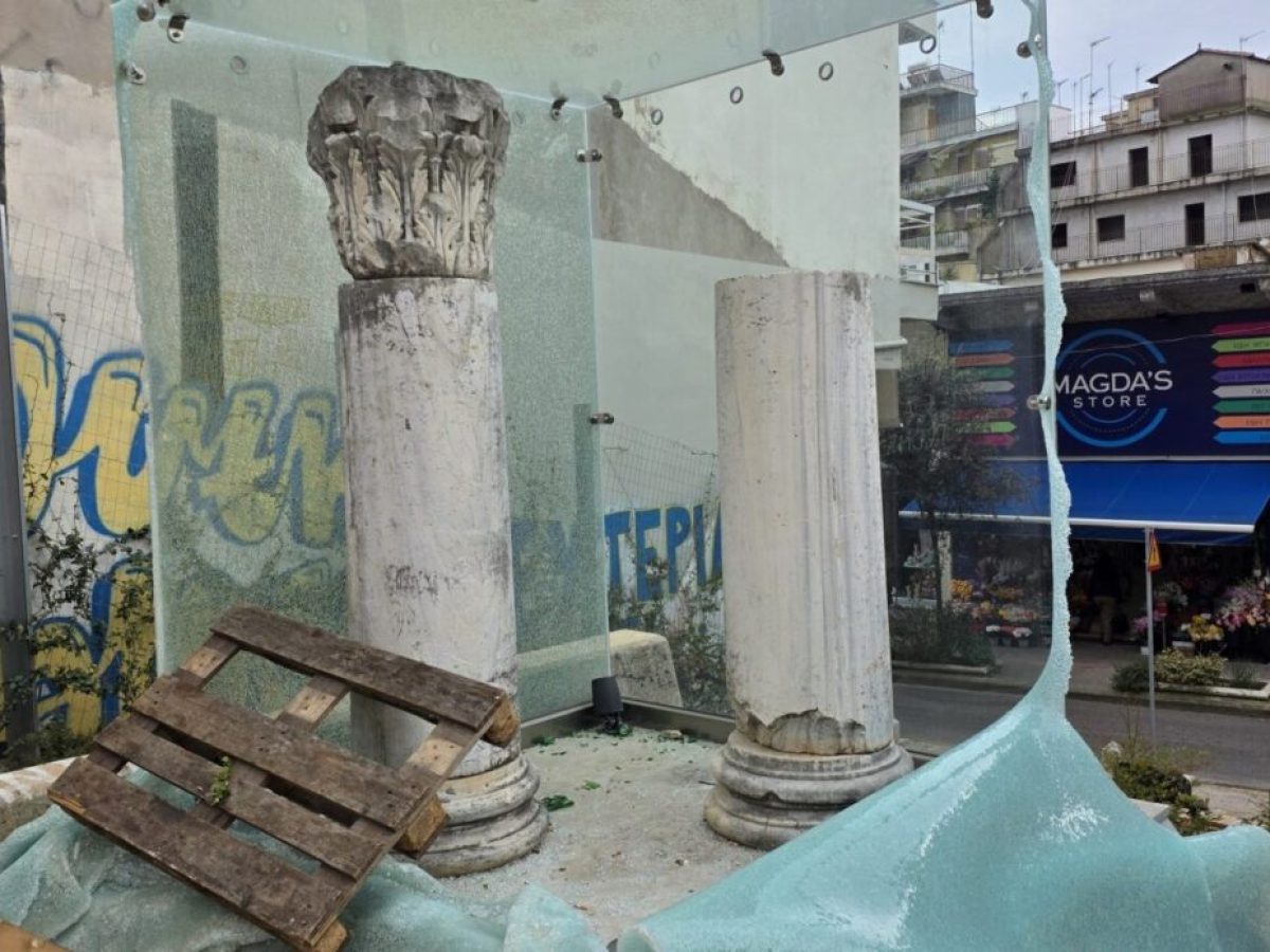 &Alpha;&gamma;&rho;ί&nu;&iota;&omicron;: &Theta;&rho;ύ&psi;&alpha;&lambda;&alpha; &eta; &pi;&rho;&omicron;&theta;ή&kappa;&eta; &mu;&epsilon; &tau;&omicron;&upsilon;&sigmaf; &kappa;ί&omicron;&nu;&epsilon;&sigmaf; &tau;&eta;&sigmaf; &Mu;&eta;&tau;&rho;ό&pi;&omicron;&lambda;&eta;&sigmaf; &ndash; &Omicron;&iota; &beta;ά&nu;&delta;&alpha;&lambda;&omicron;&iota; &omicron;&lambda;&omicron;&kappa;&lambda;ή&rho;&omega;&sigma;&alpha;&nu; &tau;&omicron; &ldquo;έ&rho;&gamma;&omicron;&rdquo; &tau;&omicron;&upsilon;&sigmaf;