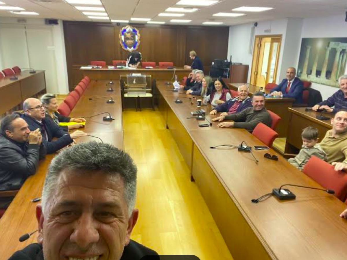 &Alpha;&pi;ί&sigma;&tau;&epsilon;&upsilon;&tau;&omicron;! -&hellip;&Tau;&iota; &sigma;&kappa;έ&phi;&tau;&eta;&kappa;&epsilon; &nu;&alpha; &kappa;ά&nu;&epsilon;&iota; &omicron; &delta;ή&mu;&alpha;&rho;&chi;&omicron;&sigmaf; &Kappa;&omicron;&rho;&iota;&nu;&theta;ί&omega;&nu; &Nu;. &Sigma;&tau;&alpha;&upsilon;&rho;έ&lambda;&eta;&sigmaf; &alpha;&phi;&omicron;ύ &delta;&iota;&alpha;&pi;ί&sigma;&tau;&omega;&sigma;&epsilon; ό&tau;&iota; &sigma;ή&mu;&epsilon;&rho;&alpha; &delta;&epsilon;&nu; &epsilon;ί&chi;&epsilon; &tau;&eta;&nu; &pi;&lambda;&epsilon;&iota;&omicron;&psi;&eta;&phi;ί&alpha; &sigma;&epsilon; έ&nu;&alpha; &sigma;&omicron;&beta;&alpha;&rho;ό &theta;έ&mu;&alpha;!