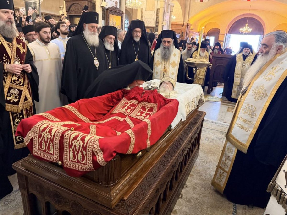 &Alpha;&pi;ό &tau;&omicron;&nu; &Omicron;&iota;&kappa;&omicron;&upsilon;&mu;&epsilon;&nu;&iota;&kappa;ό &Pi;&alpha;&tau;&rho;&iota;ά&rho;&chi;&eta; &eta; &epsilon;&xi;ό&delta;&iota;&omicron;&sigmaf; &alpha;&kappa;&omicron;&lambda;&omicron;&upsilon;&theta;ί&alpha; &tau;&omicron;&upsilon; &Pi;&alpha;&tau;&rho;&iota;ά&rho;&chi;&eta; &Gamma;&epsilon;&omega;&rho;&gamma;ί&alpha;&sigmaf; &Eta;&lambda;ί&alpha; &Beta;&rsquo;