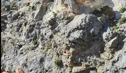&Alpha;pomakrinonte-epikindini-vrachi-apo-to