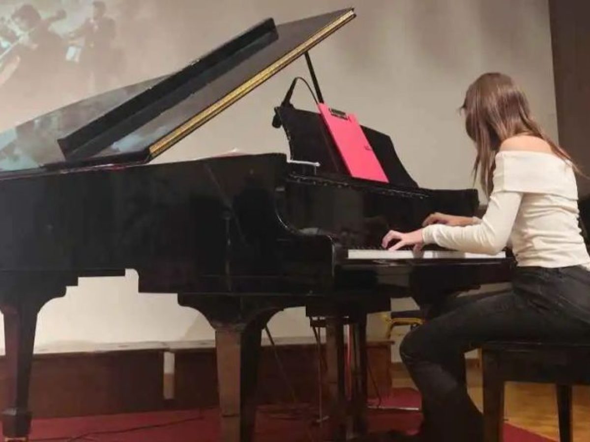 13χρονη πιανίστρια από το Άργος κατέκτησε βραβείο σε πανελλήνιο διαγωνισμό!