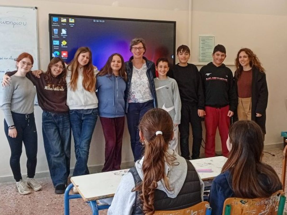 1ο Γυμνάσιο Ραφήνας: Συγκινητικός αποχαιρετισμός στην Υβόννη από τη Γερμανία