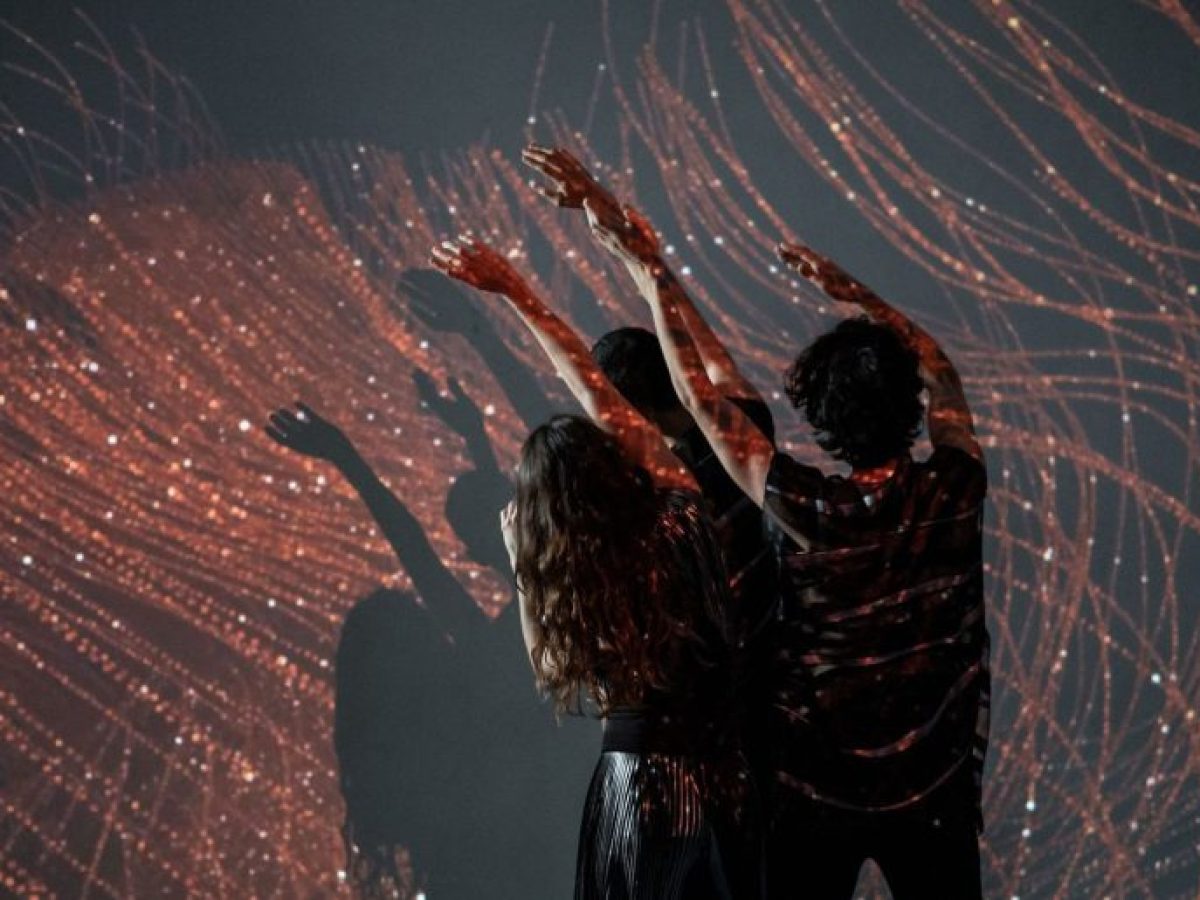 4 + ΕΝΑ Μία σπουδή στα στοιχεία της φύσης (μας) | Θέατρο Αμαλία