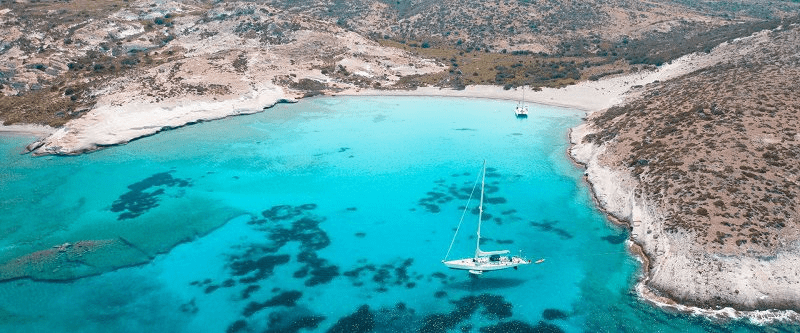 Conde-Nast-Traveller-ena-akatikito-1