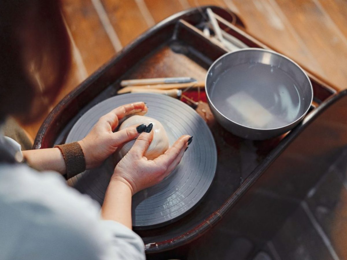 ESPIA: Ένα ξεχωριστό workshop κεραμικής για την Ημέρα της Γυναίκας