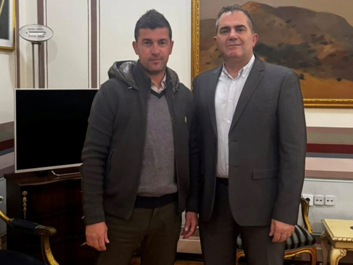 Easter Cup 2026: Συνάντηση Βασιλόπουλου – Γαλανόπουλου για το διεθνές τουρνουά που φέρνει 2.000 παιδιά στην Καλαμάτα