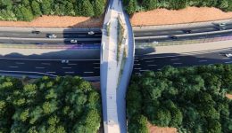 Flyover-ena-vima-prin-tin