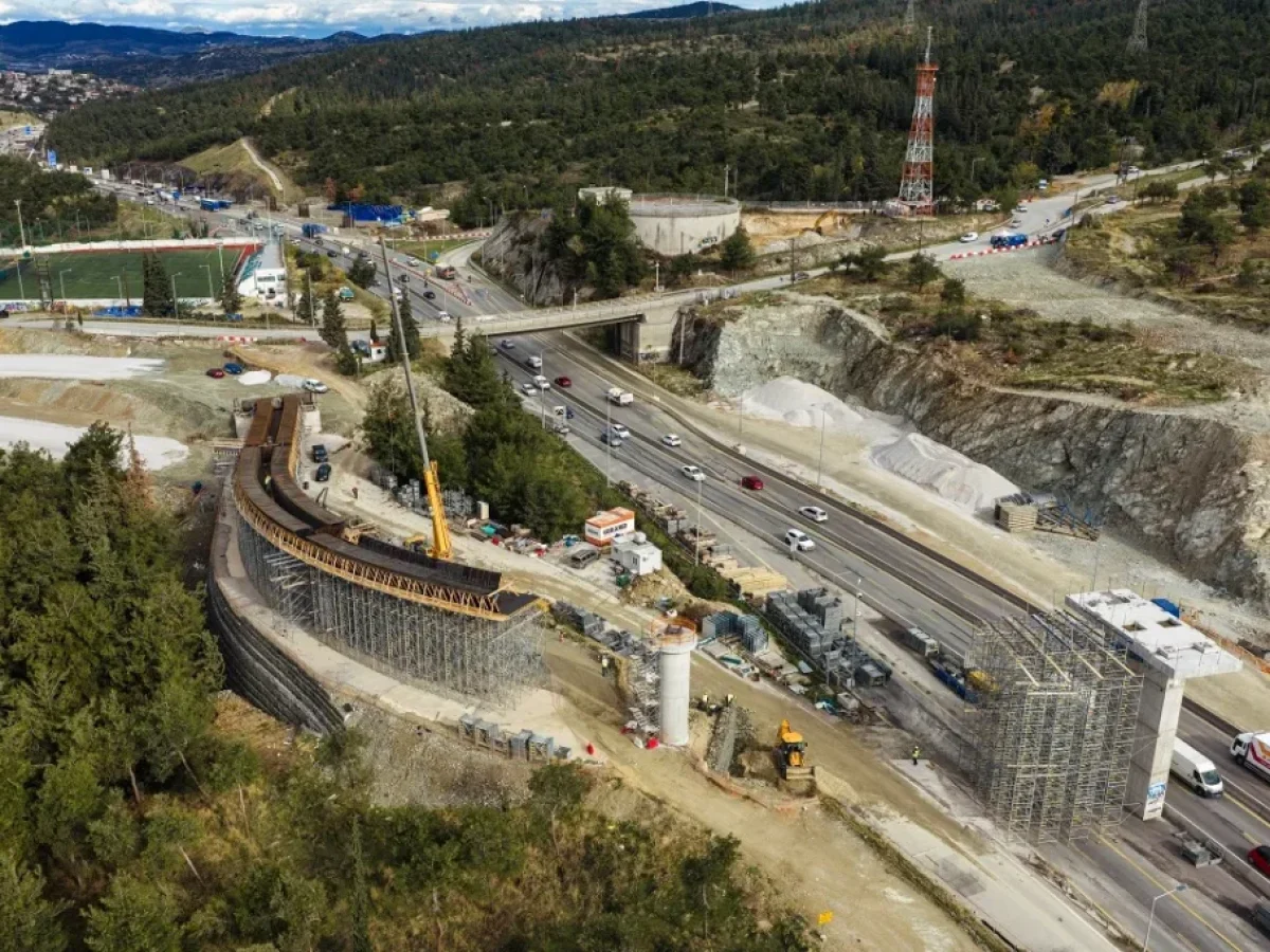 Flyover Θεσσαλονίκης: Νέοι κυκλικοί κόμβοι στον Άγιο Παύλο αλλάζουν την κυκλοφορία – Έρχεται κατεδάφιση της γέφυρας το Σαββατοκύριακο