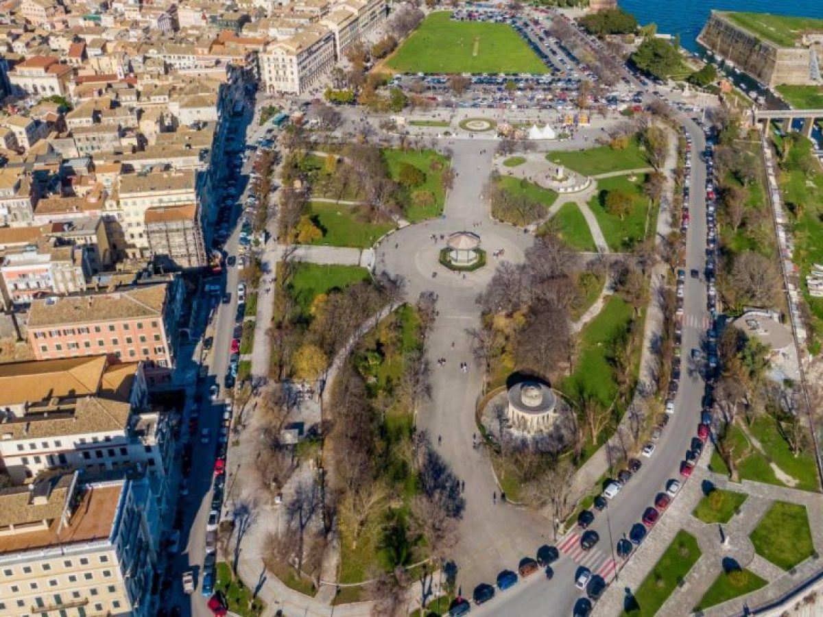 H μεγαλύτερη πλατεία των Βαλκανίων είναι στην Ελλάδα -Πού βρίσκεται