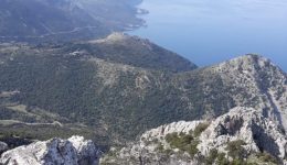 afto-ine-to-agnosto-vouno