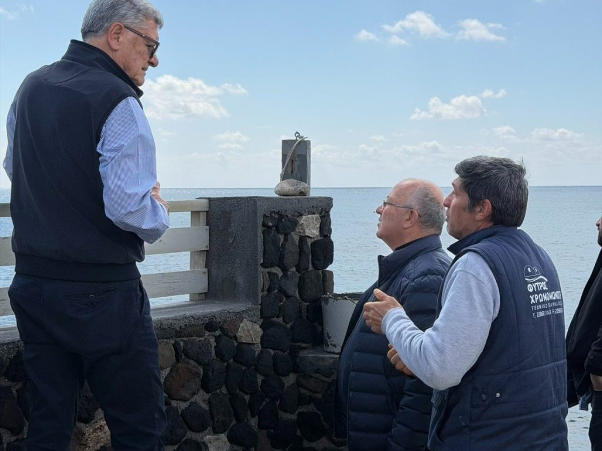 Αυτοψία στη Βλυχάδα για τις ζημιές από τη διάβρωση στην περιοχή Πούντες