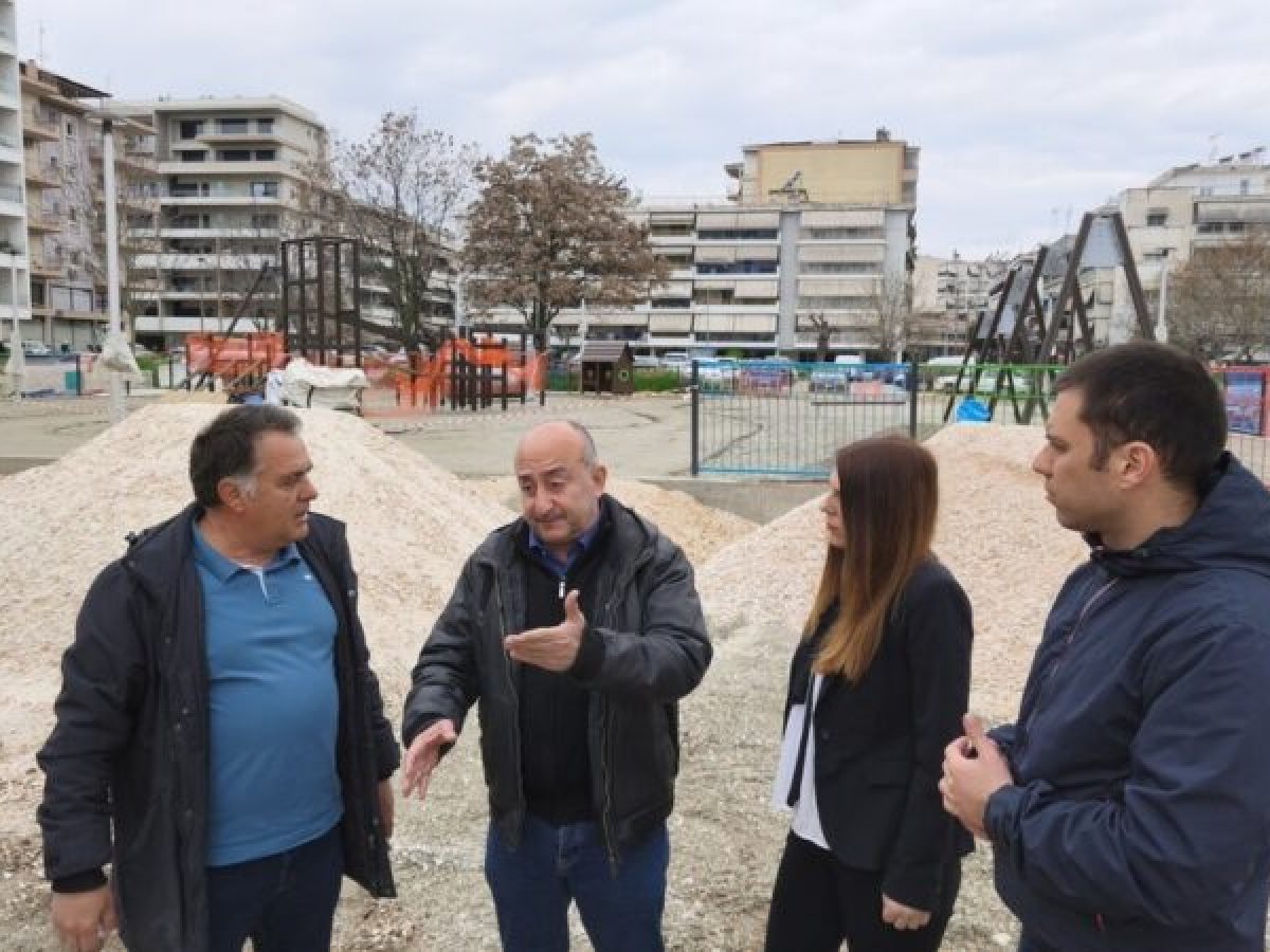 Αυτοψία του δημάρχου Τρικκαίων στο νέο πάρκο των Τρικάλων