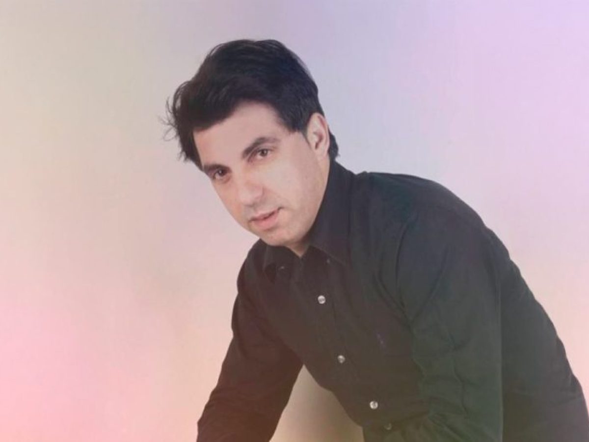 Αυτός είναι ο τραγουδιστής που βρέθηκε μαχαιρωμένος στην Καρδίτσα